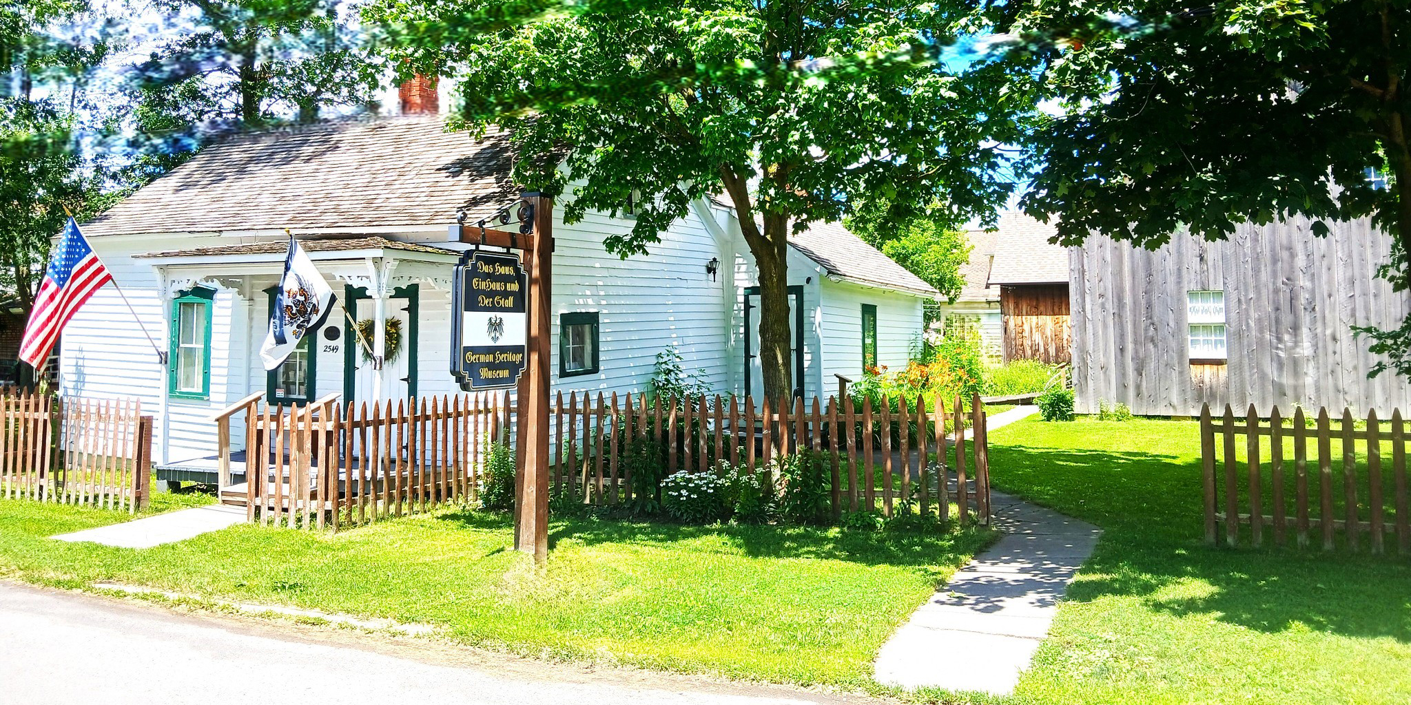 Front exterior view of Das Haus Museum