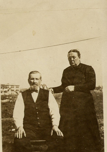 John and Julia Schultz (circa 1905)